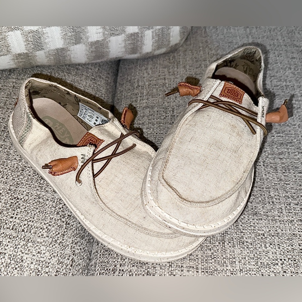 Hey Dude Women’s Cream & Genuine Leather